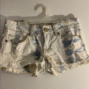 Indigo Rein jean shorts distresses/bleached
